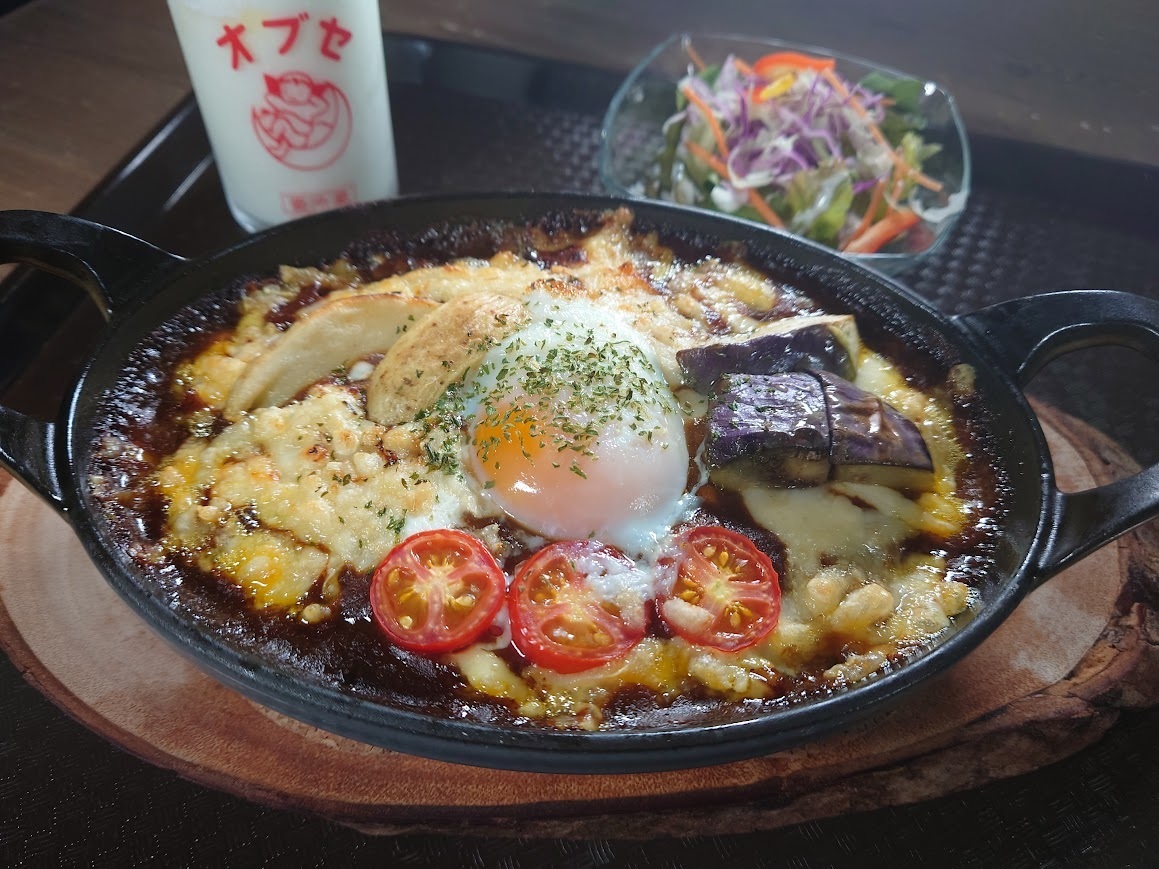 テレビで紹介された小布施名物・STAUB（ストウブ）で焼いた熱々の焼きカレー