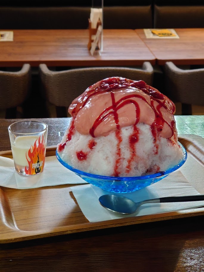 究極のいちごエスプーマかき氷 | 小布施のデザート